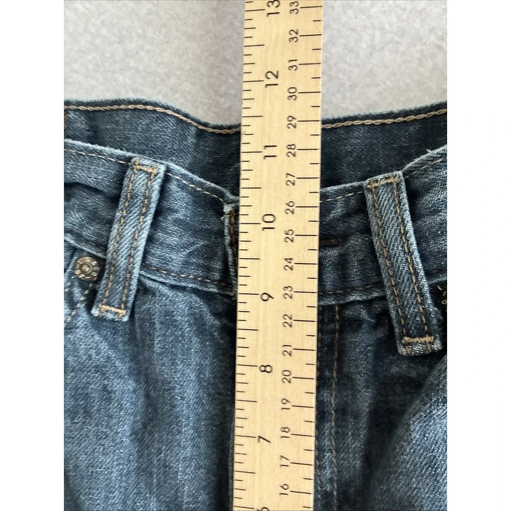 Levis features style